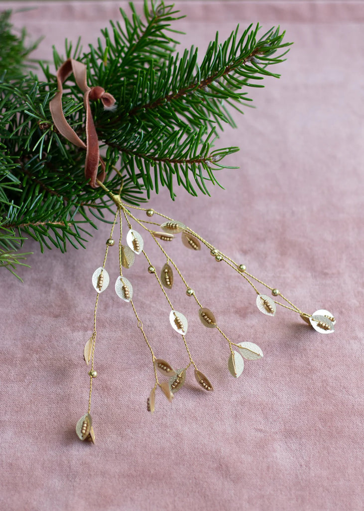 Indian Christmas - Champagne Mistletoe