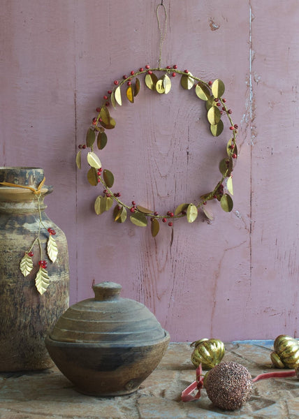 Indian Christmas - Big Wreath Red Berries