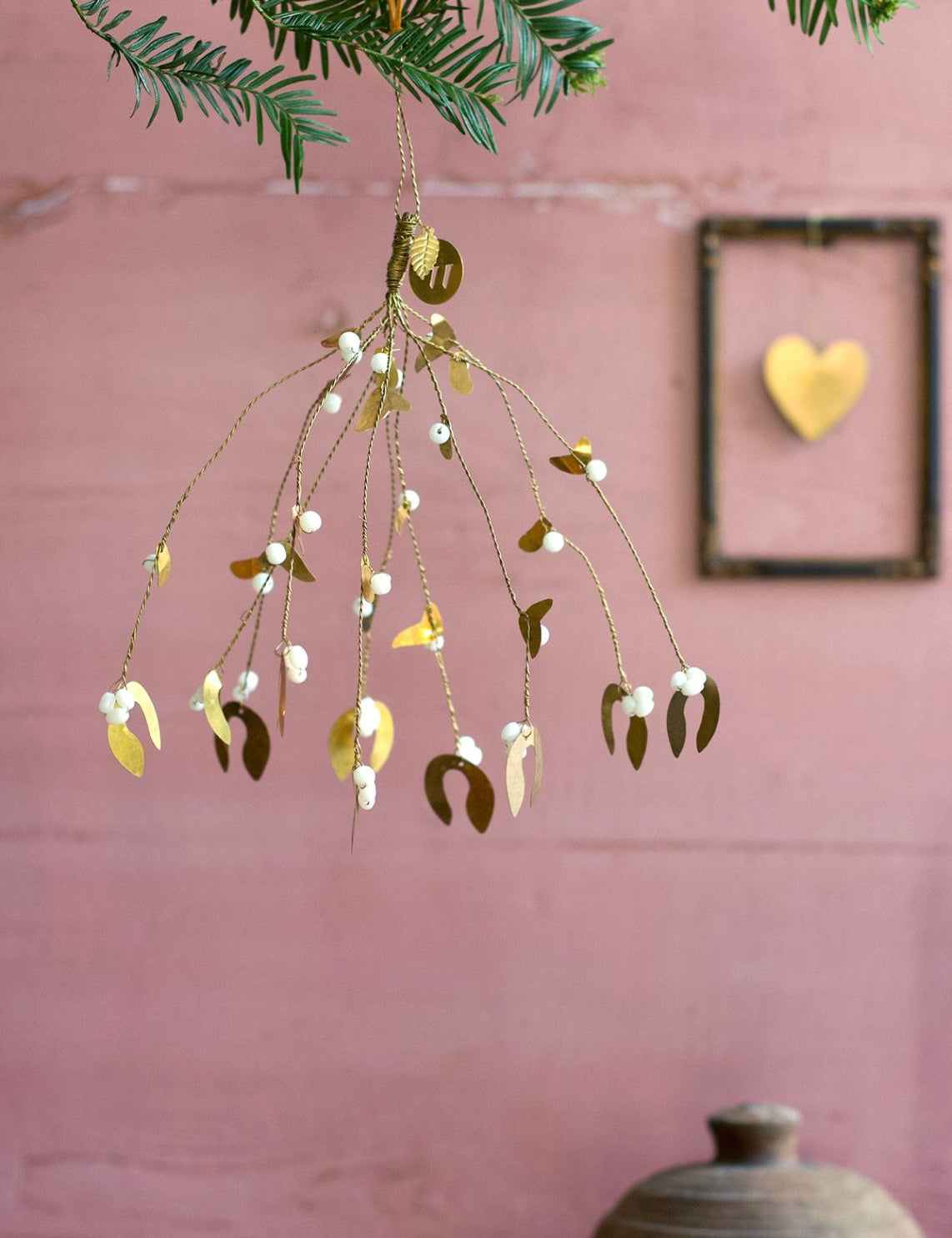 Indian Christmas - Mistletoe Bunch Pearls