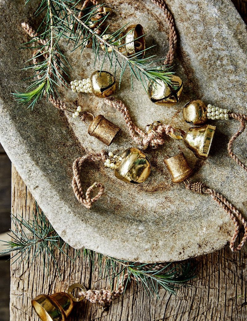 Indian Christmas - Bell on string