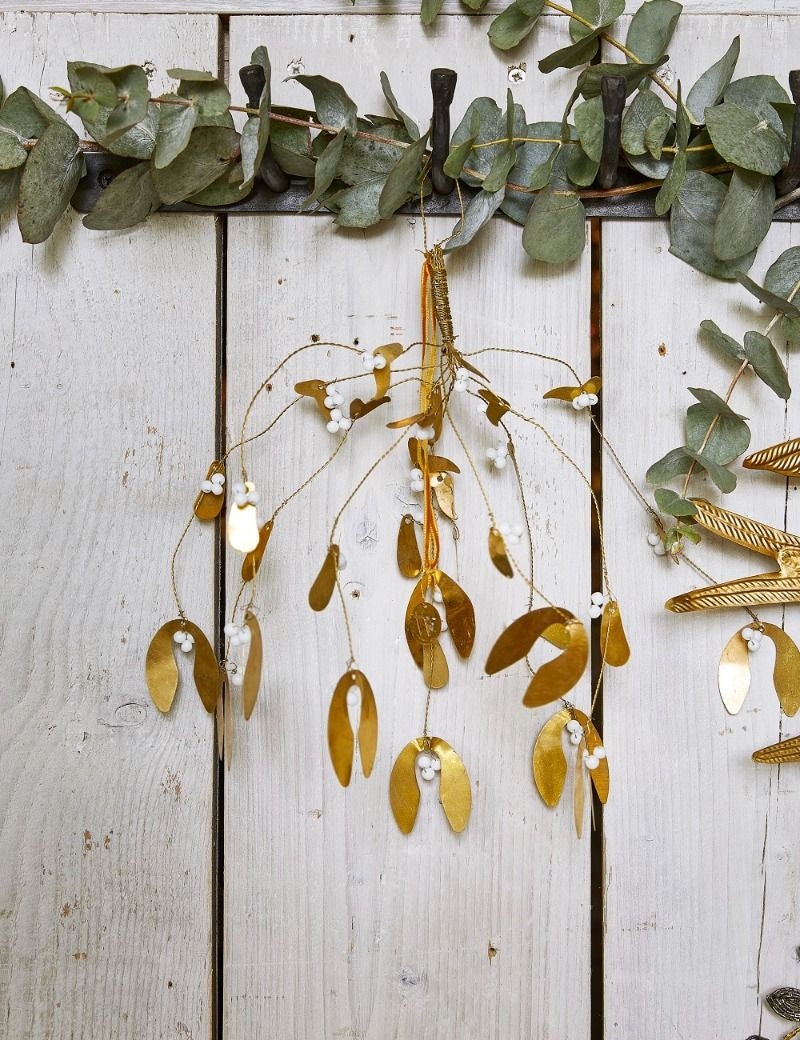 Indian Christmas - Mistletoe Bunch Pearls