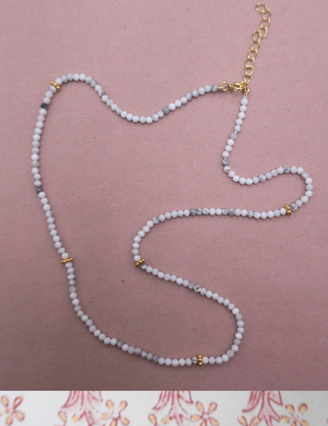 Necklace Mineral Stones - Howlite
