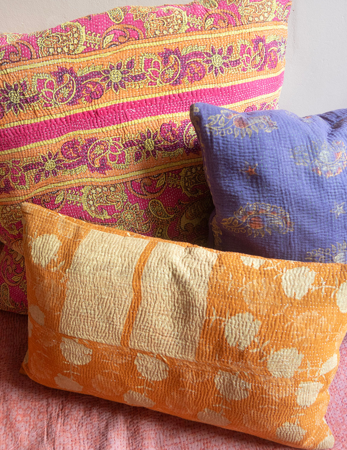 Indian kantha cushion L - 318