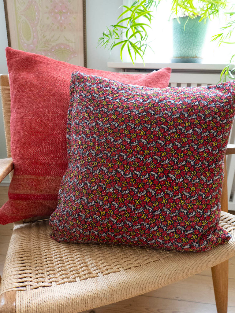 Indian kantha cushion M - 536
